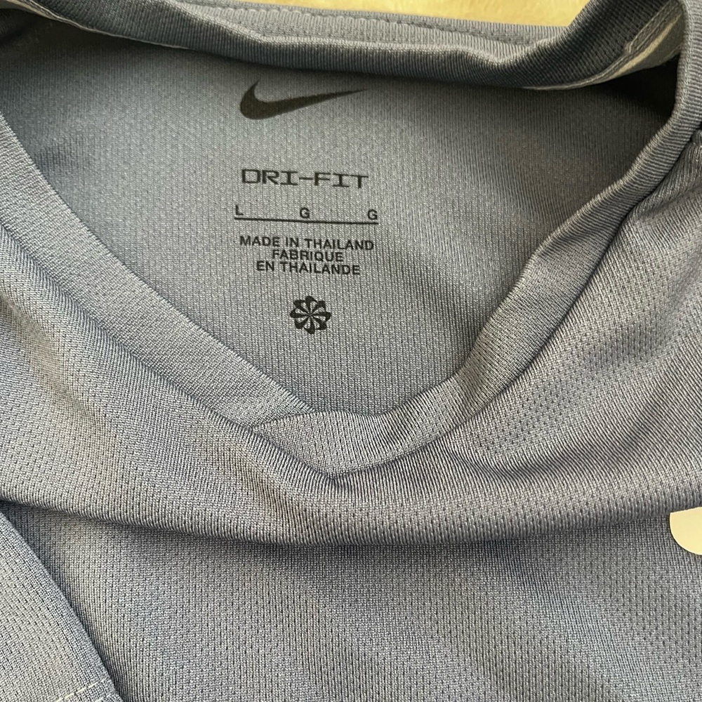 Bundle Nike T-Shirts in Black, Mint Green, and Slate Blue - Picture 4 of 10
